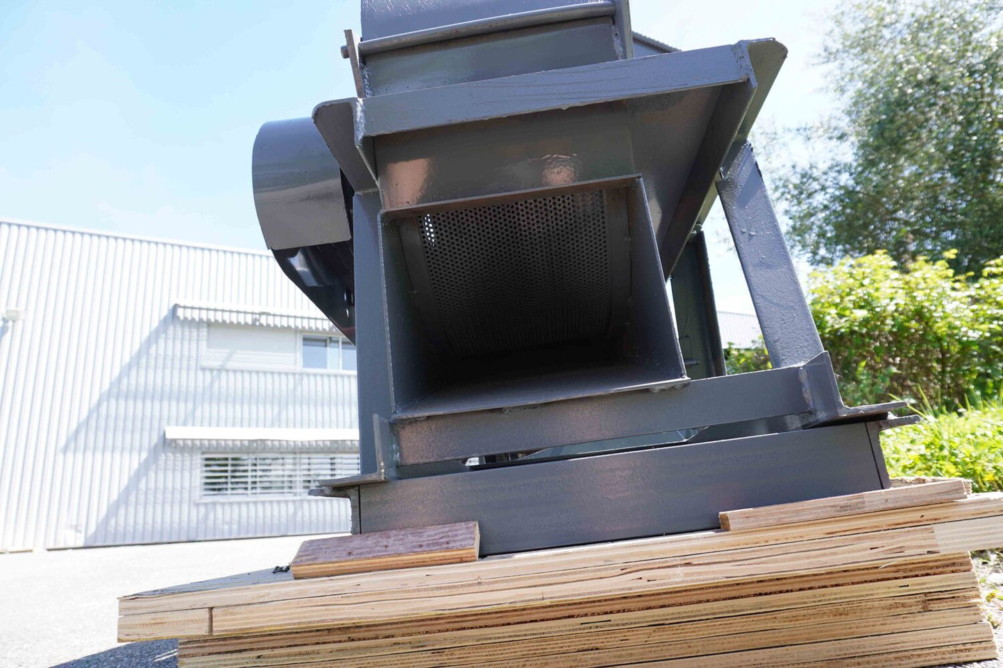 Broyeur Affineur à bois professionnel - Moteur Diesel 15cv - 500kg/h