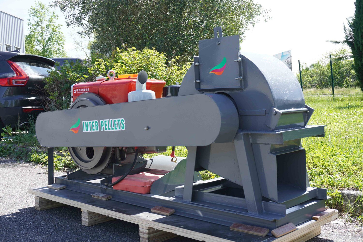 Broyeur Affineur à bois professionnel - Moteur Diesel 15cv - 500kg/h