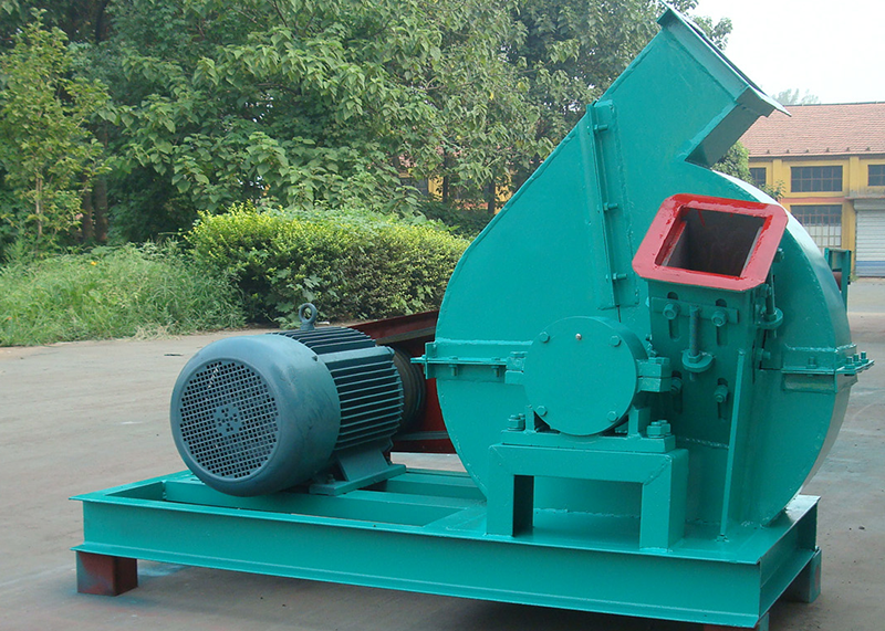 Broyeur de branches à couteaux - 22kW